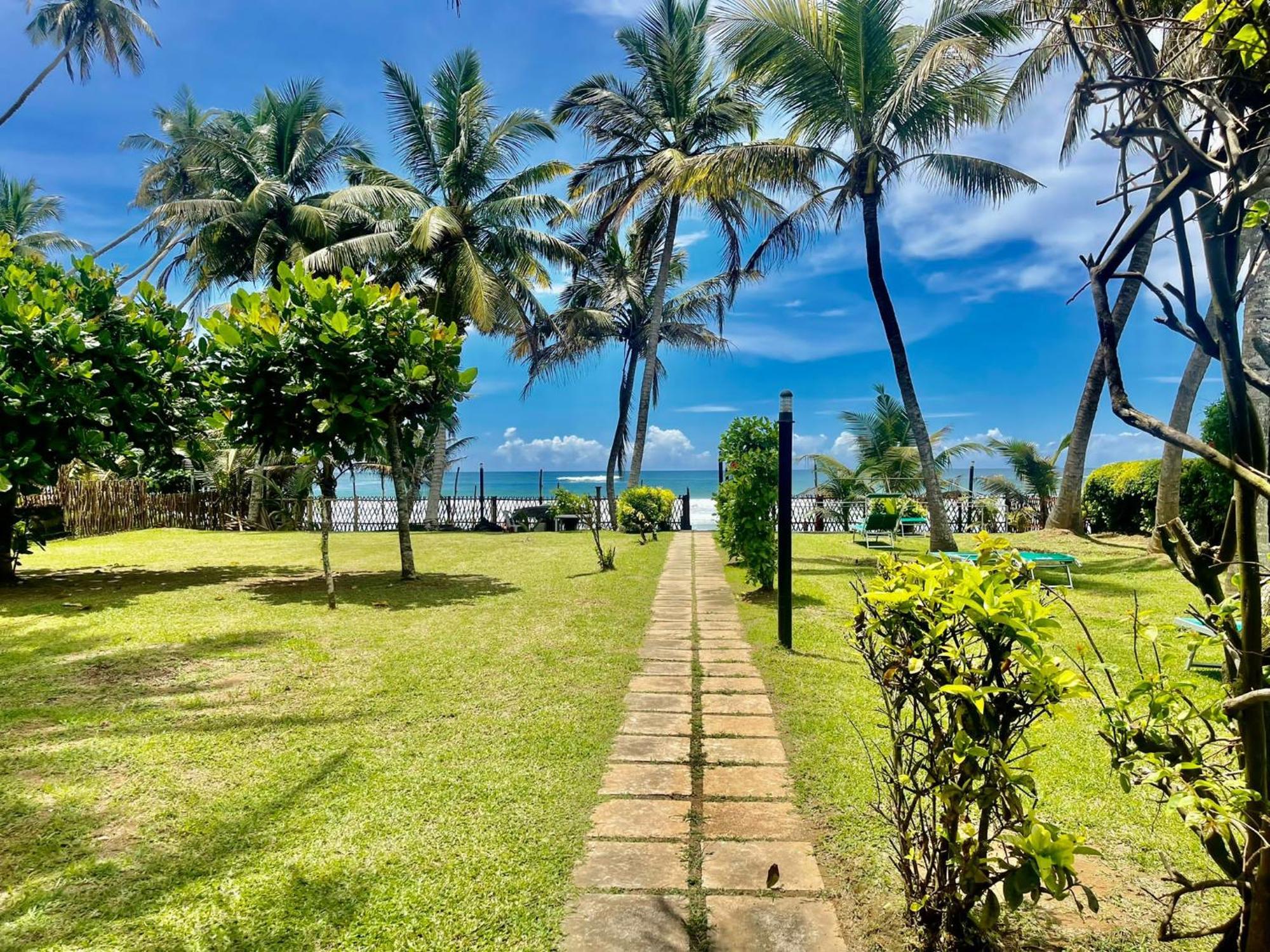 Amaya Beach Hotel Dikwella 外观 照片