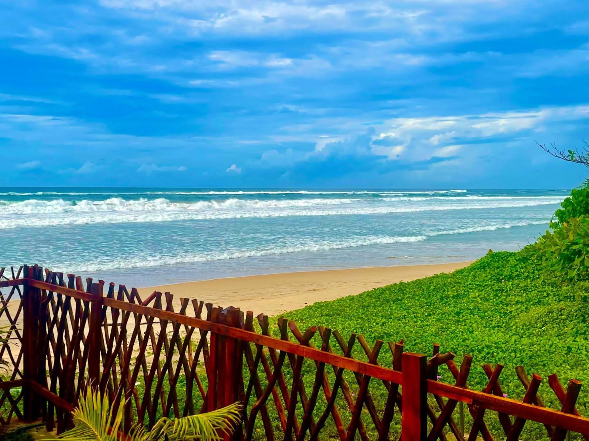Amaya Beach Hotel Dikwella 外观 照片