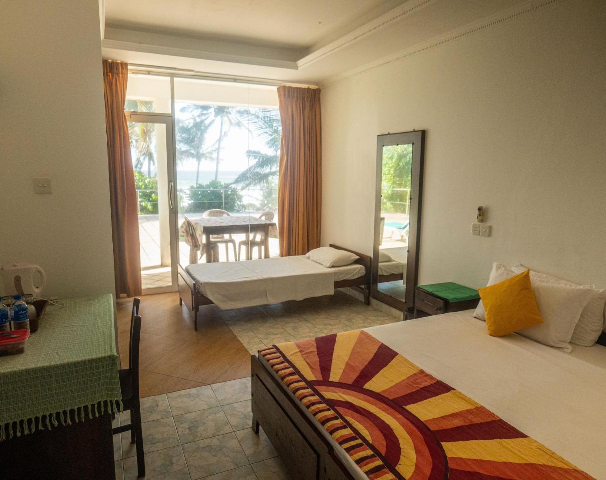 Amaya Beach Hotel Dikwella 外观 照片