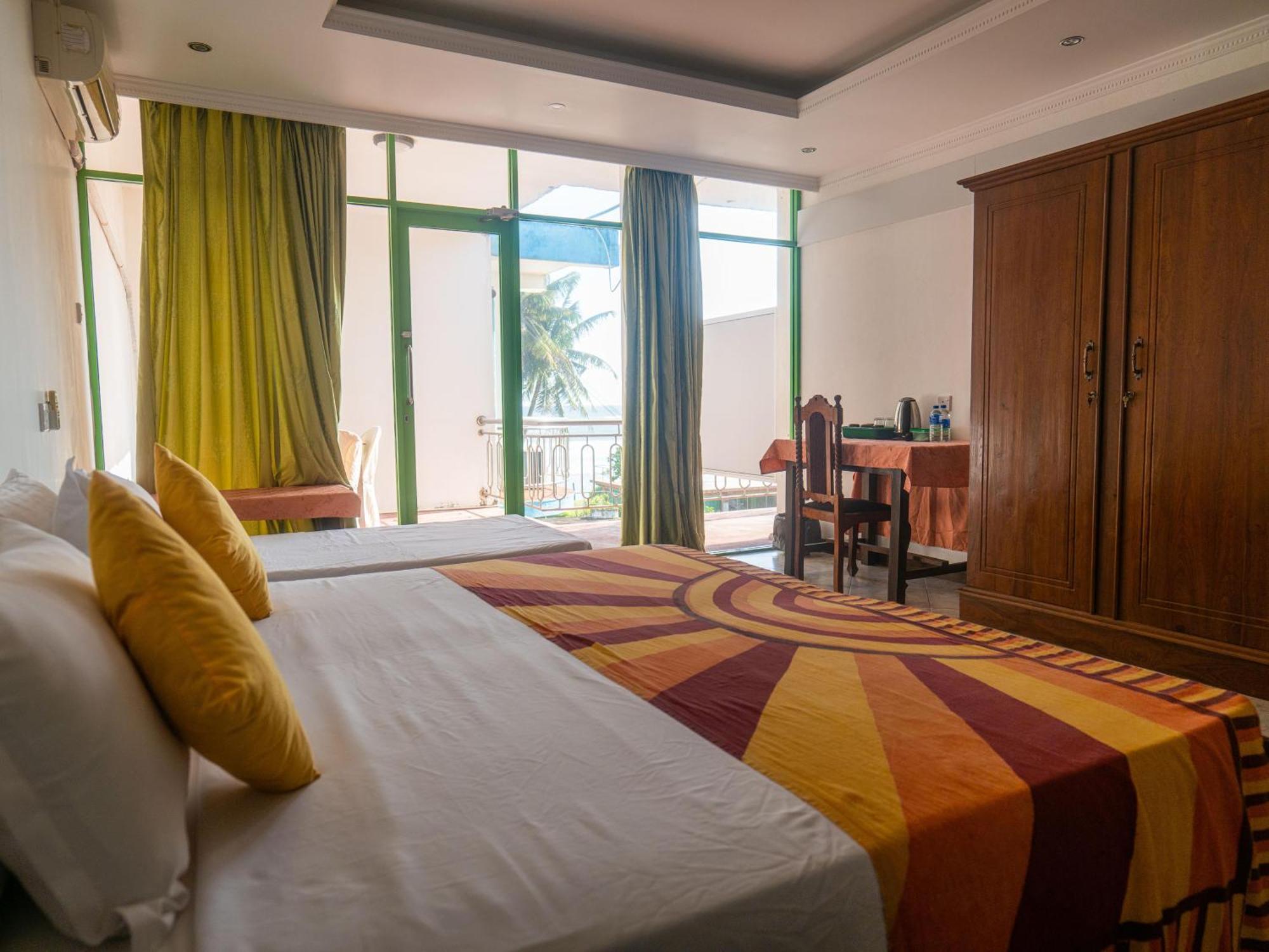 Amaya Beach Hotel Dikwella 外观 照片